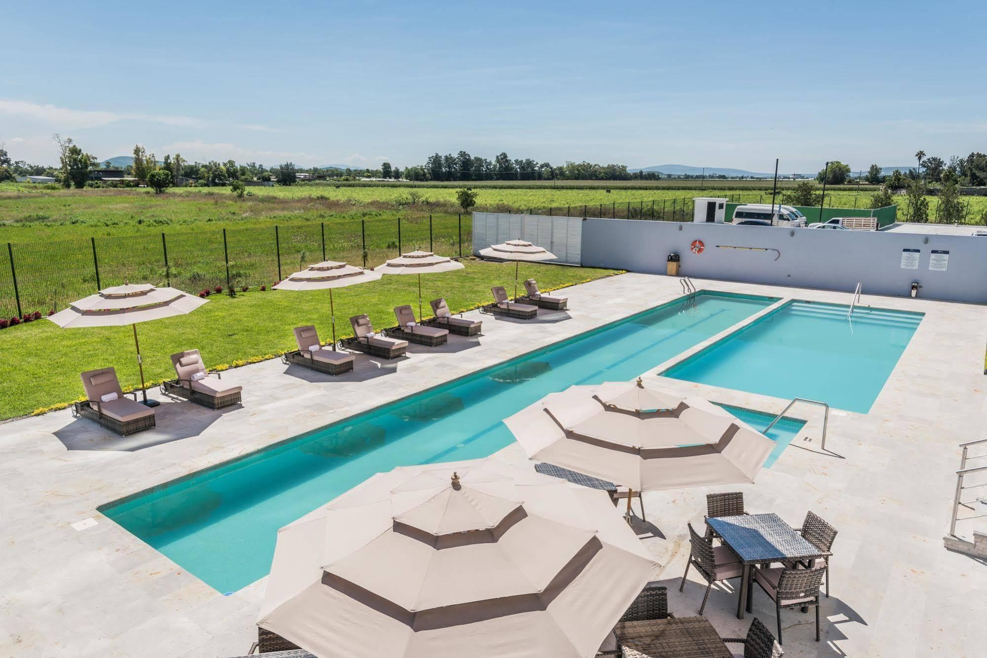 Hampton Inn & Suites By Hilton Salamanca Bajio Extérieur photo