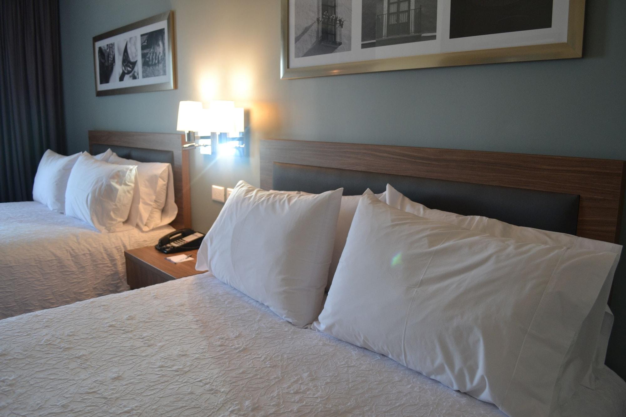 Hampton Inn & Suites By Hilton Salamanca Bajio Extérieur photo