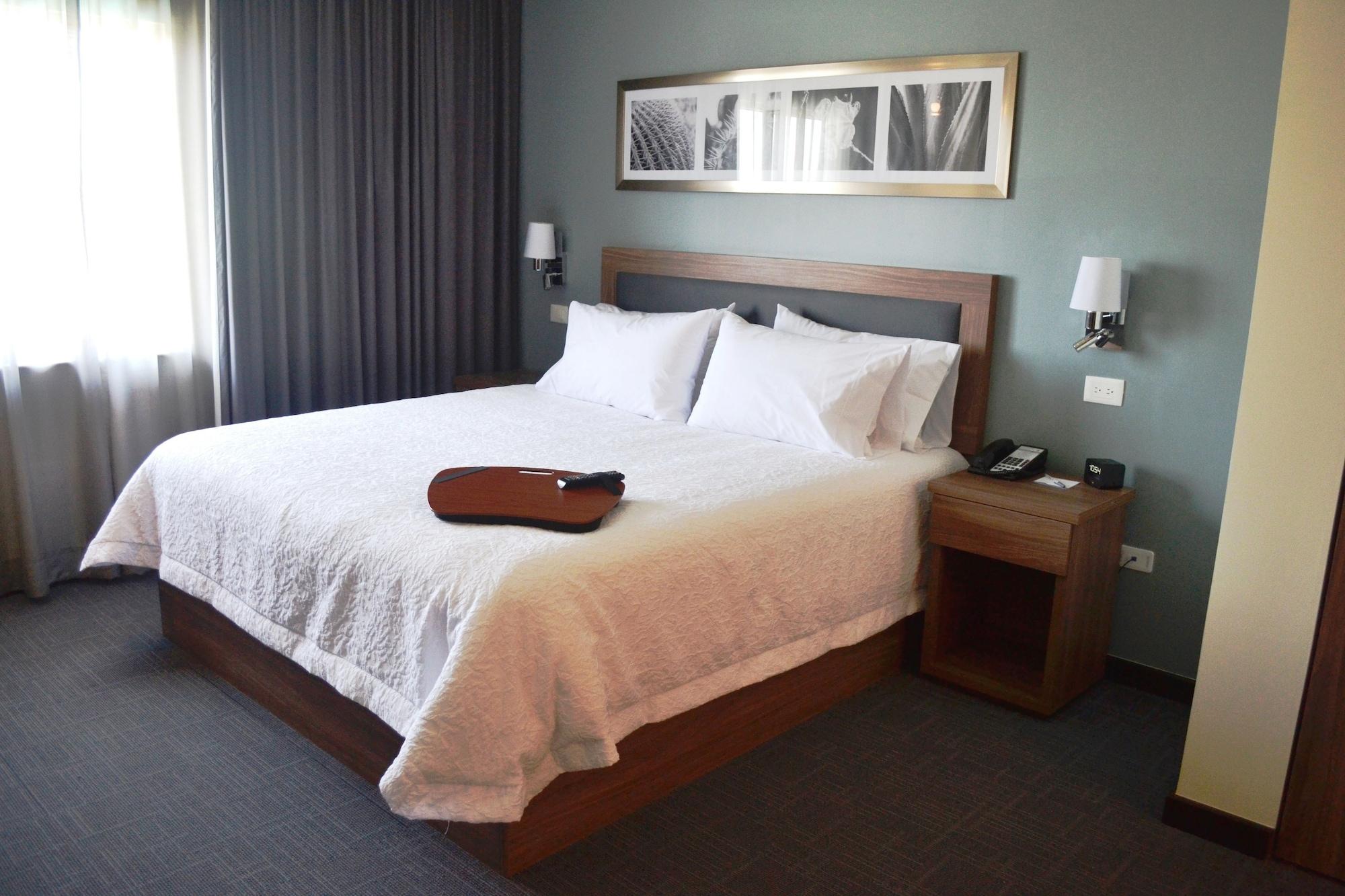 Hampton Inn & Suites By Hilton Salamanca Bajio Extérieur photo