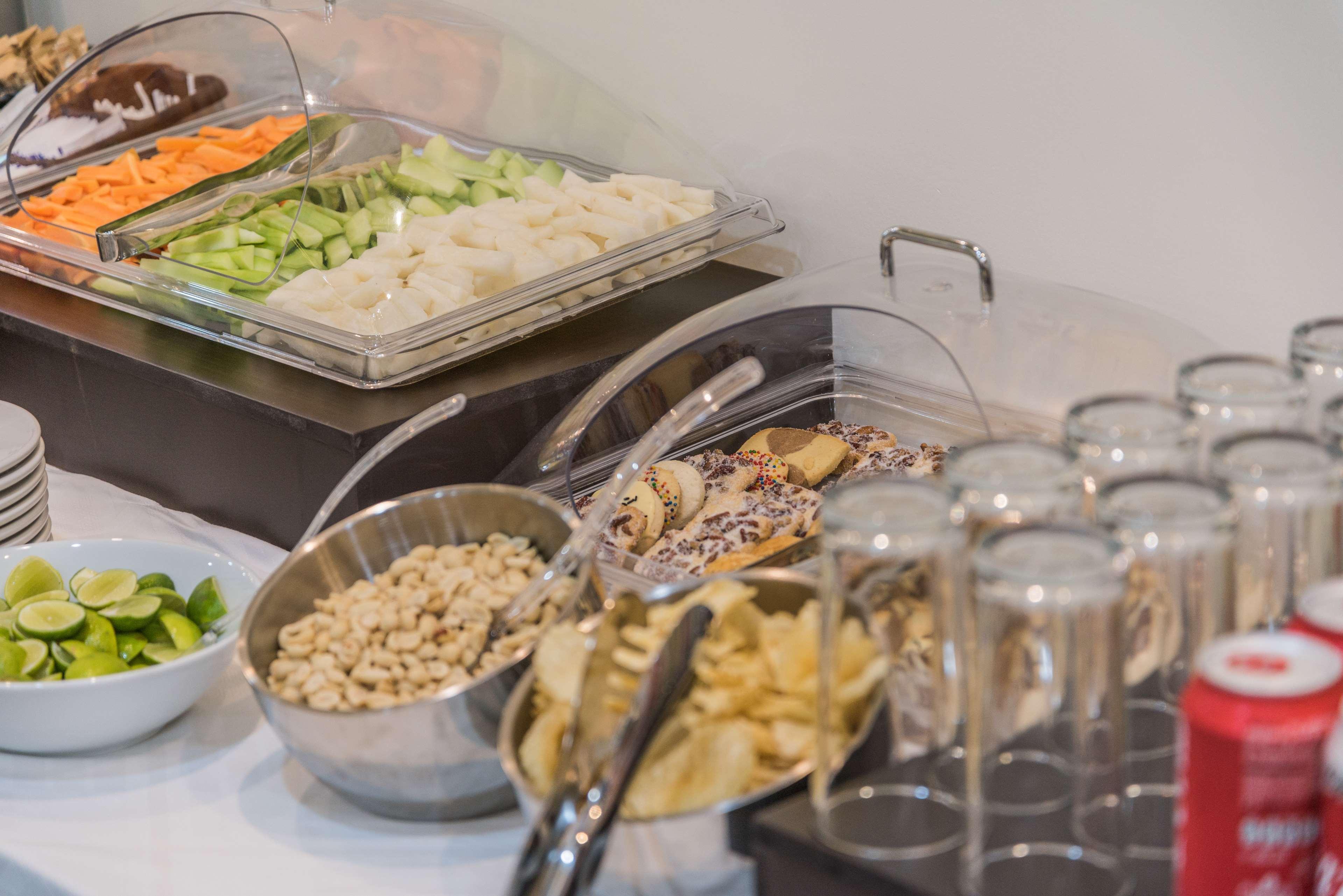 Hampton Inn & Suites By Hilton Salamanca Bajio Extérieur photo
