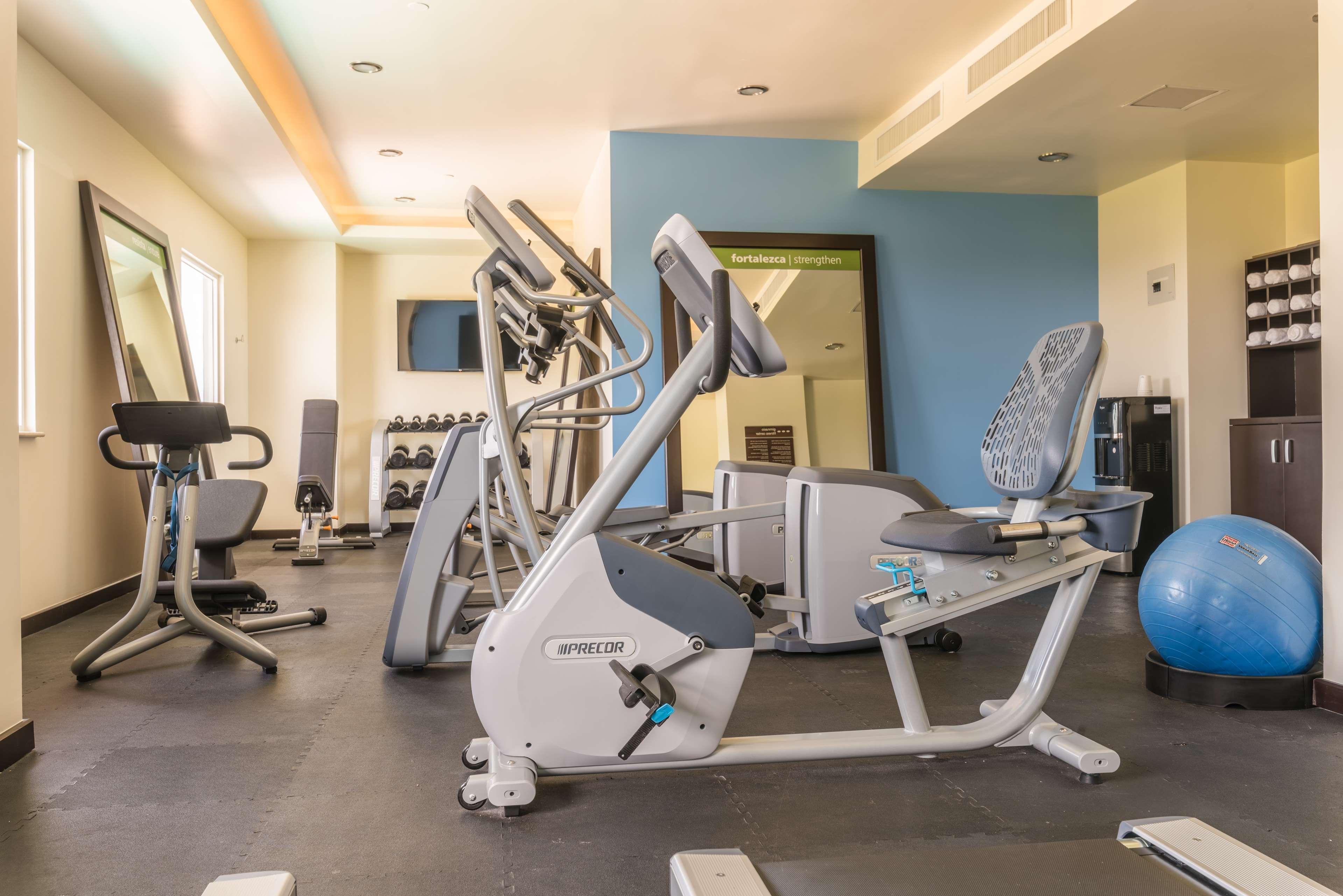 Hampton Inn & Suites By Hilton Salamanca Bajio Extérieur photo