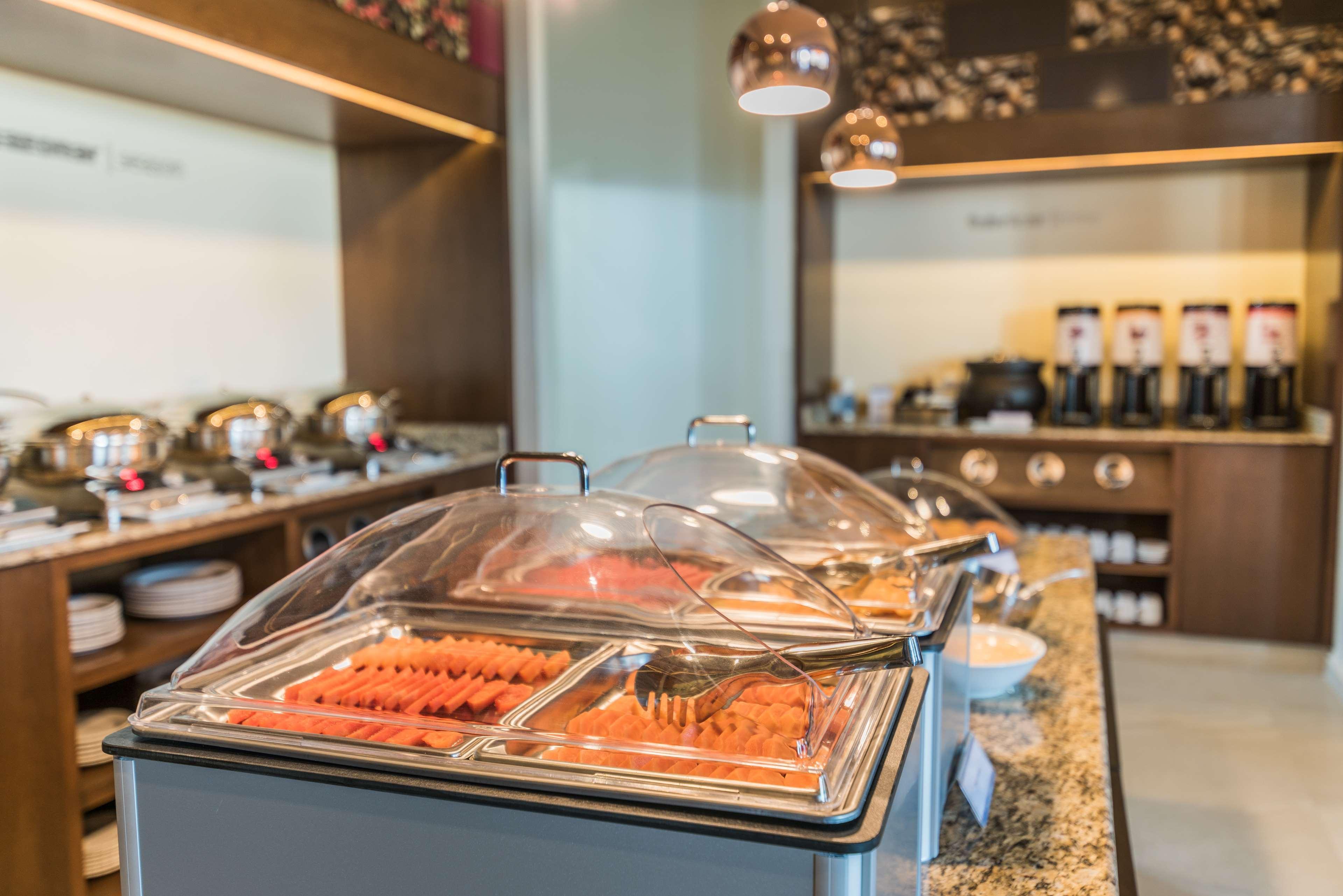 Hampton Inn & Suites By Hilton Salamanca Bajio Extérieur photo