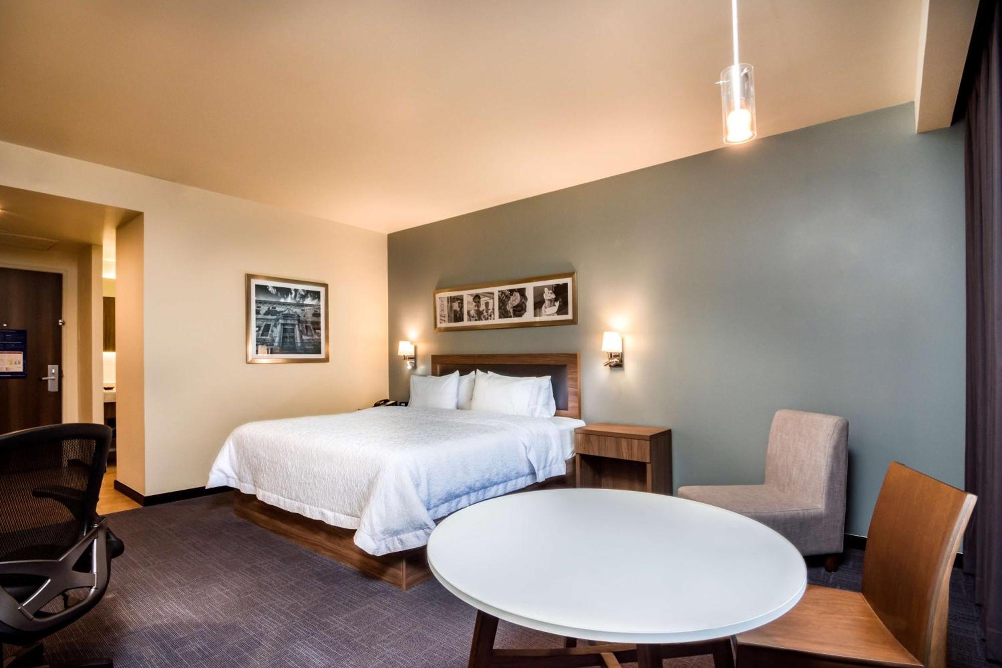 Hampton Inn & Suites By Hilton Salamanca Bajio Extérieur photo