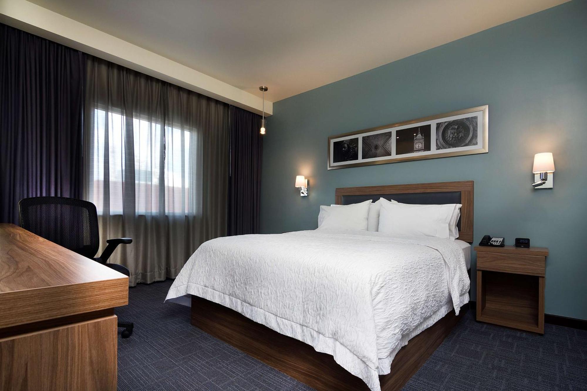 Hampton Inn & Suites By Hilton Salamanca Bajio Extérieur photo