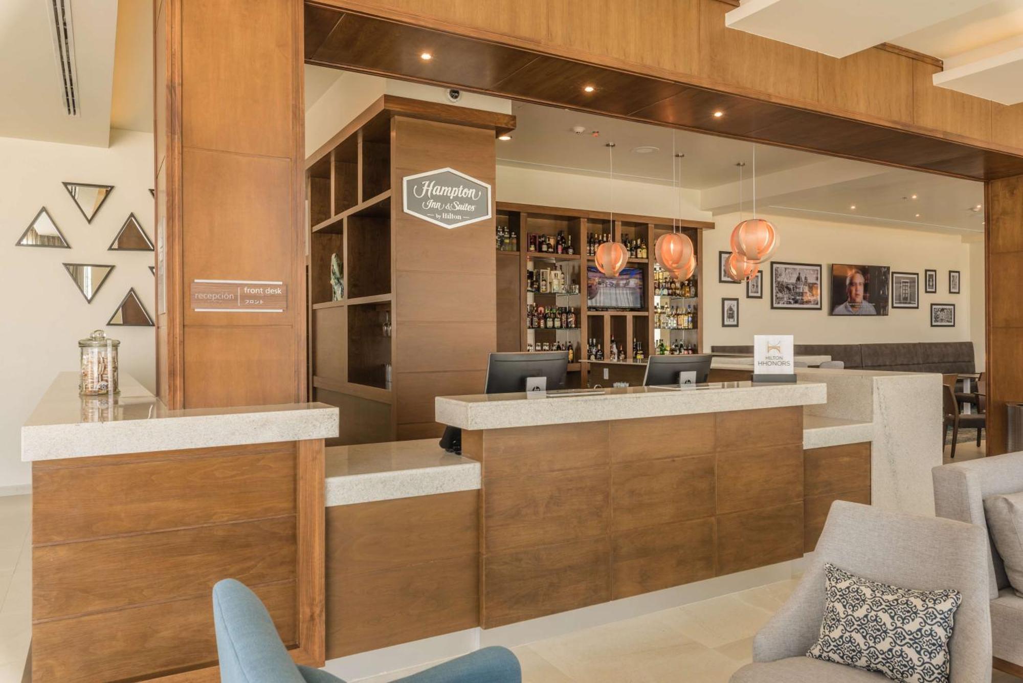 Hampton Inn & Suites By Hilton Salamanca Bajio Extérieur photo